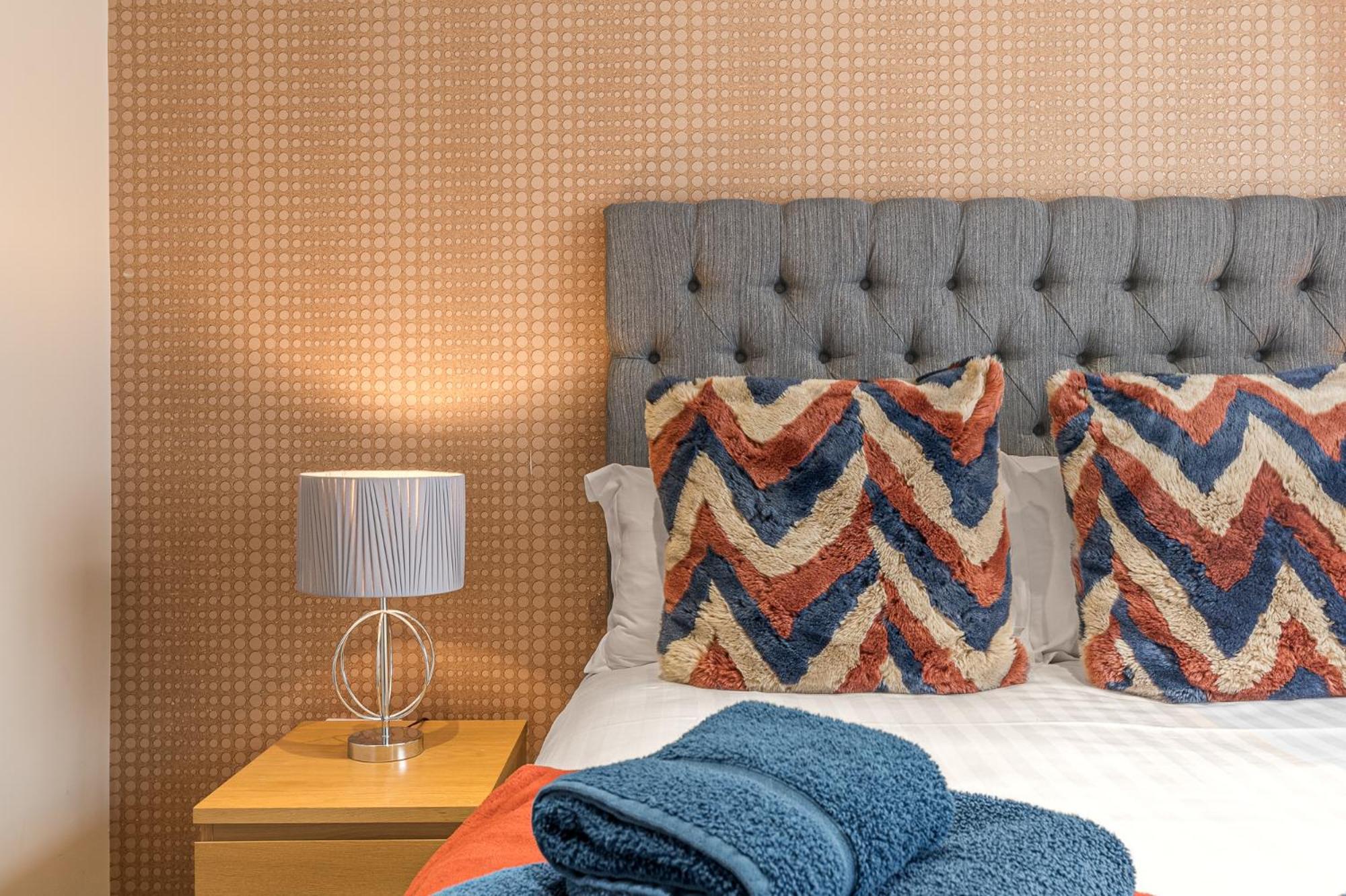 Abbey Apartments Modern Aparthotel For Tourists & Professionals Barrow-in-Furness Oda fotoğraf